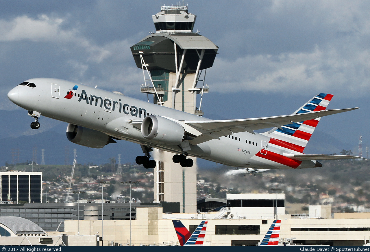 Photo of N800AN - Boeing 787-8 Dreamliner operated by American Airlines