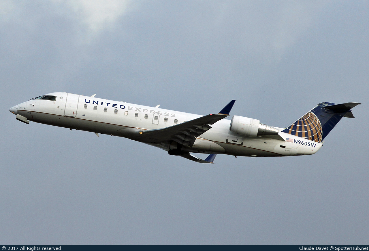 Photo of N960SW - Bombardier CRJ-200LR operated by United Express (opb SkyWest Airlines)