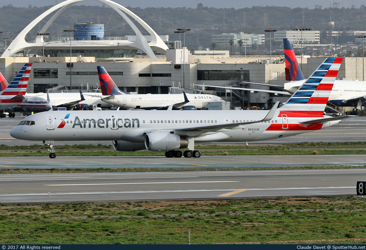 Photo of N942UW - Boeing 757-2B7 operated by American Airlines