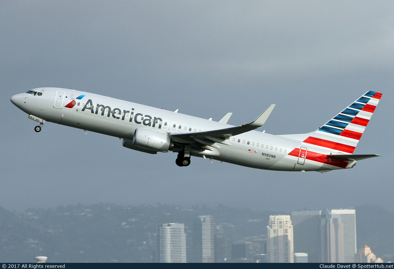 Photo of N980NN - Boeing 737-823 operated by American Airlines