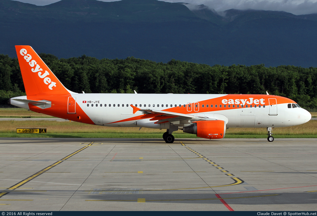 Photo of HB-JYE - Airbus A320-214 operated by easyJet Switzerland