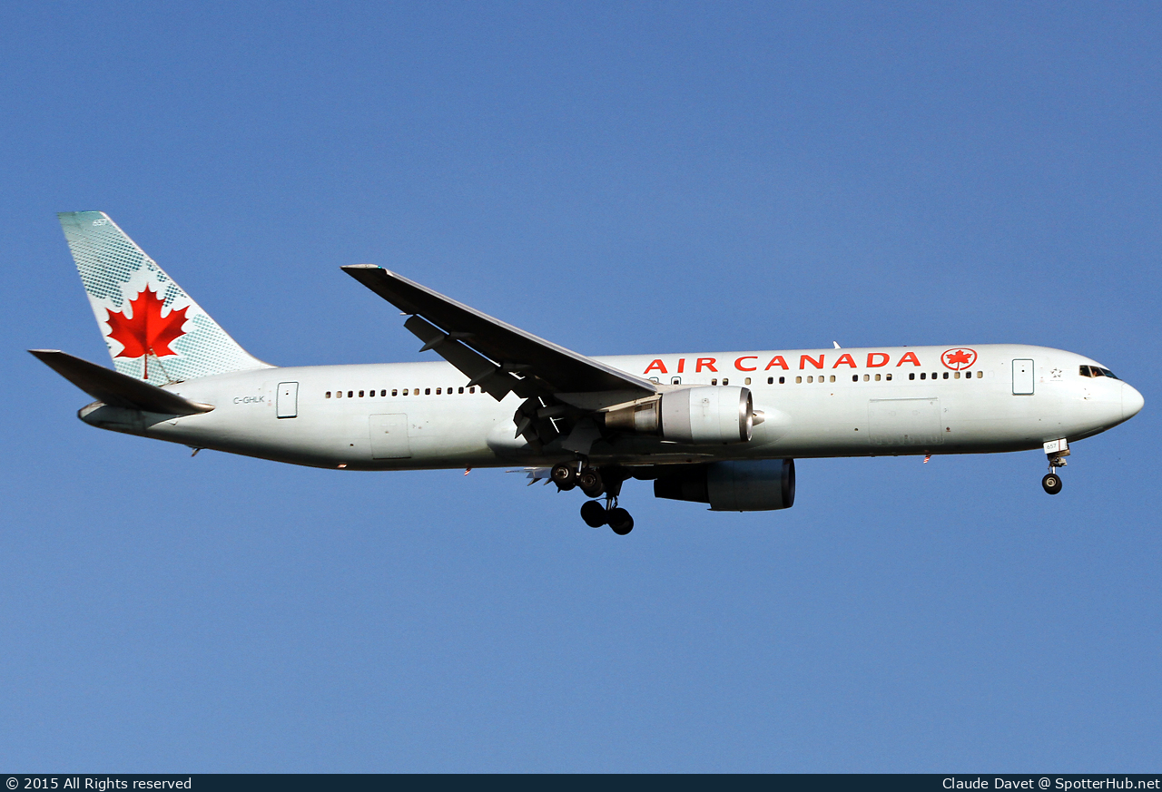 Photo of C-GHLK - Boeing 767-35H(ER) operated by Air Canada