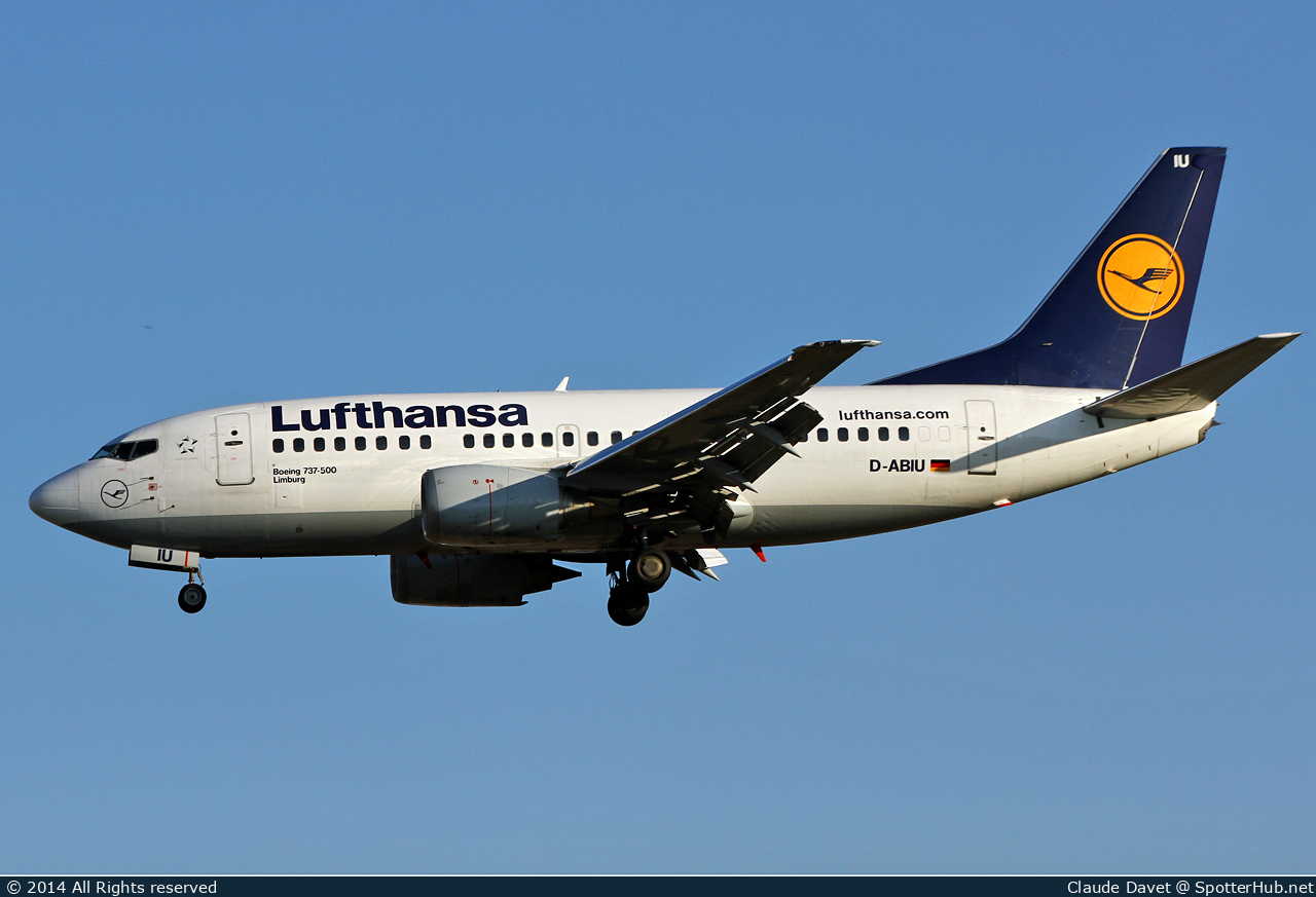 Photo of D-ABIU - Boeing 737-530 operated by Lufthansa