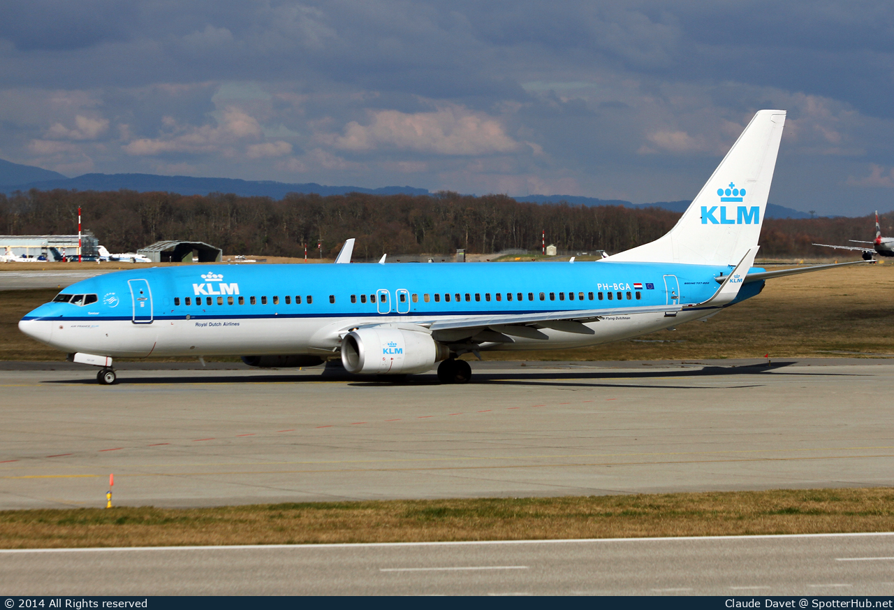 Photo of PH-BGA - Boeing 737-8K2 operated by KLM Royal Dutch Airlines