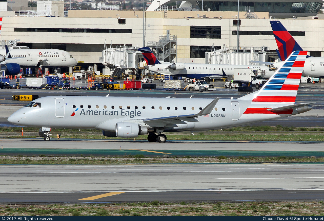 Photo of N206NN - Embraer ERJ-175LR operated by American Eagle (opb Compass Airlines)