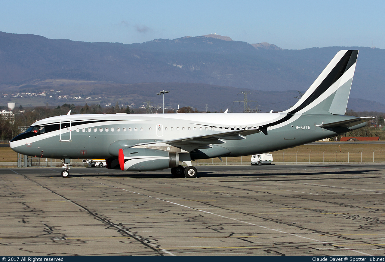 Photo of M-KATE - Airbus A319-133(CJ) operated by TAG Aviation UK