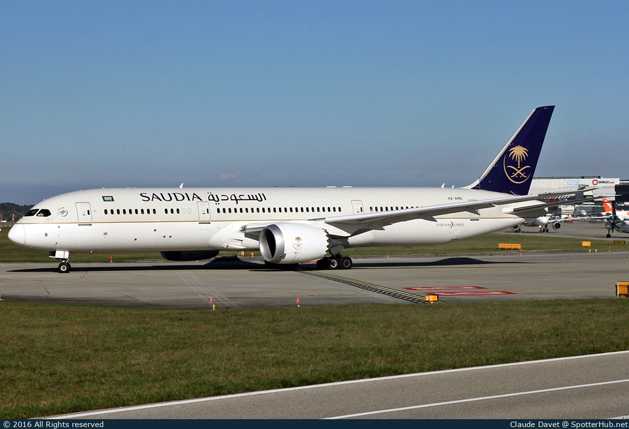 Photo of HZ-ARB - Boeing 787-9 Dreamliner operated by Saudia