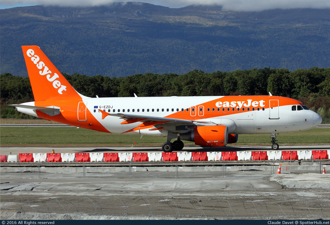 Photo of G-EZDJ - Airbus A319-111 operated by easyJet