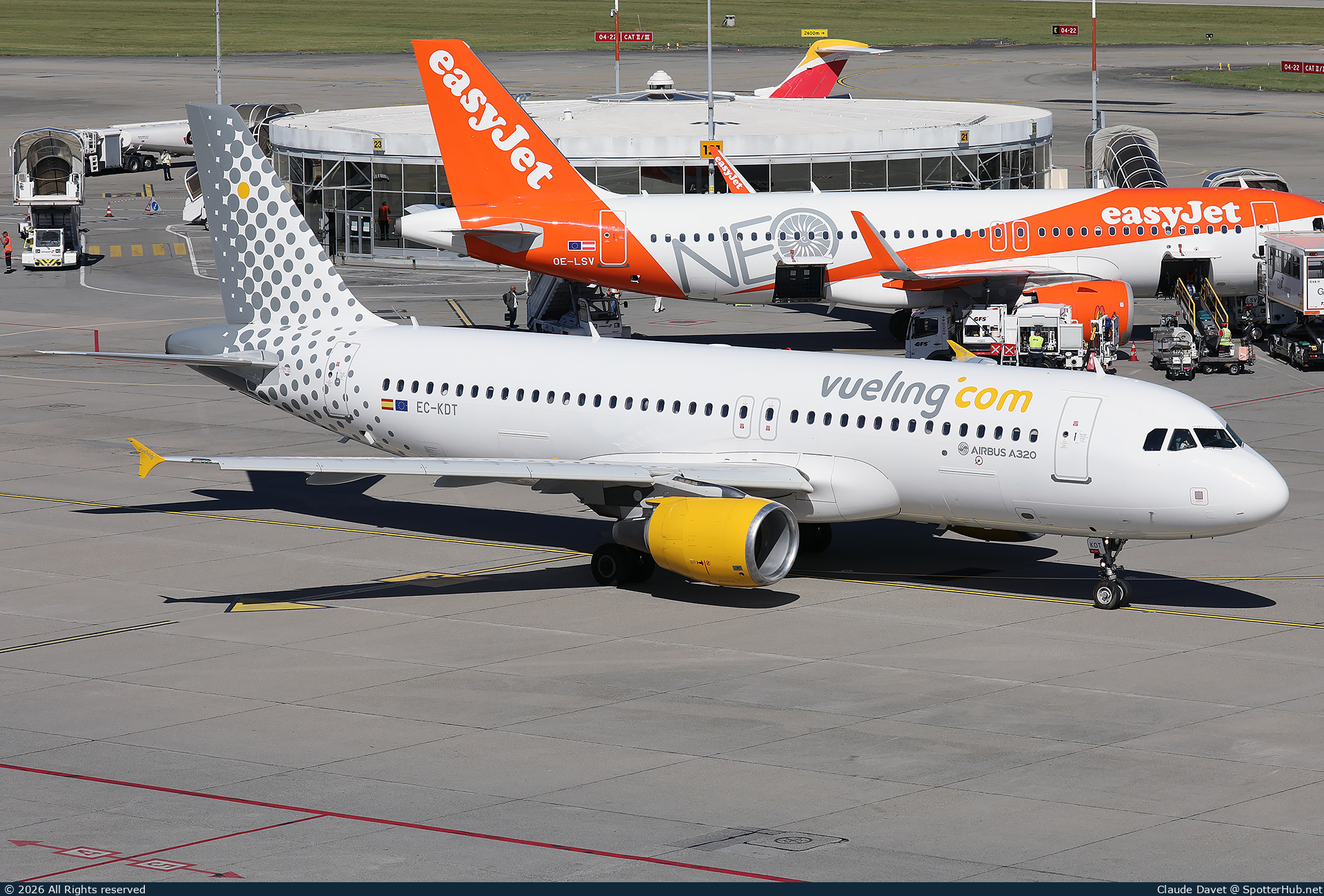 Photo of EC-KDT - Airbus A320-216 operated by Vueling