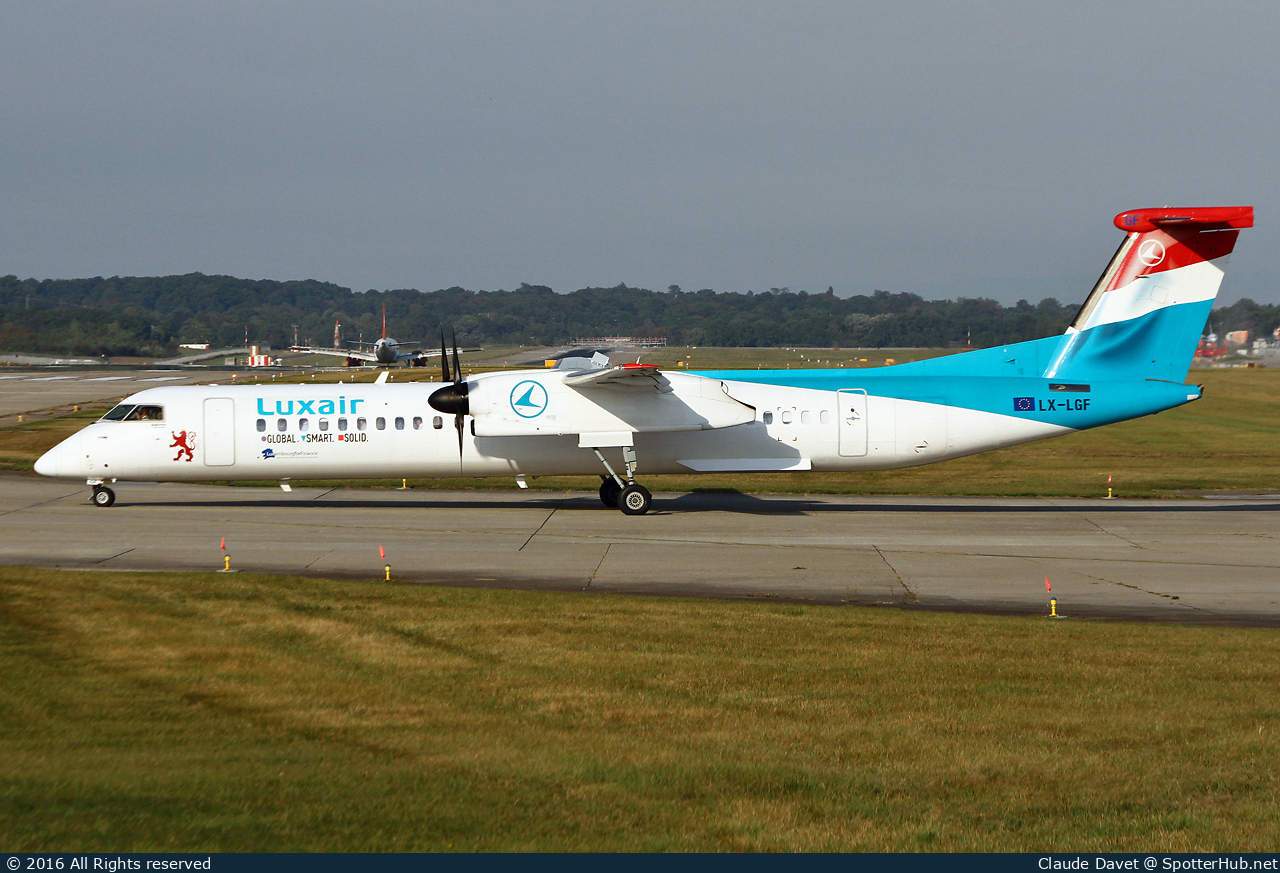 Photo of LX-LGF - Bombardier DHC-8-402 Dash 8 Q400 operated by Luxair