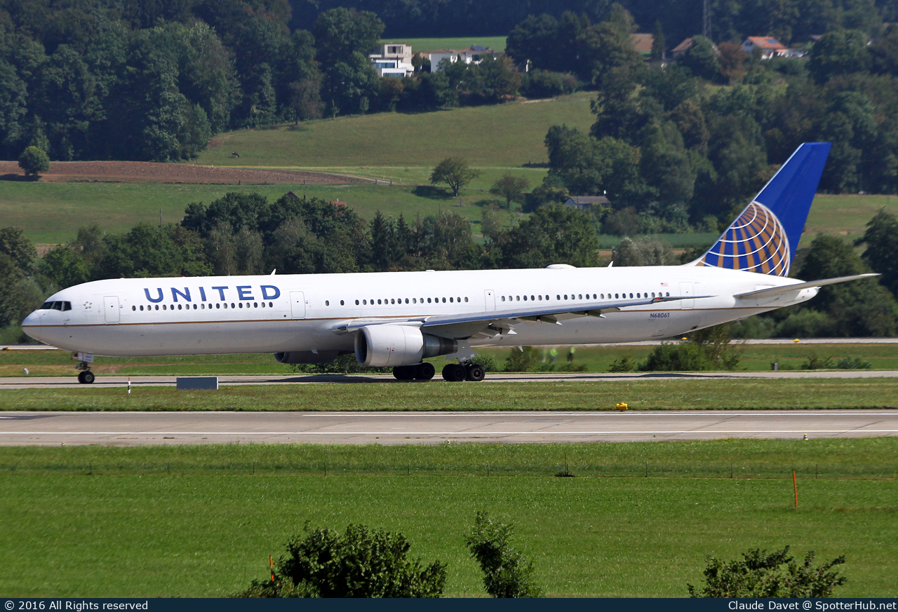 Photo of N68061 - Boeing 767-424(ER) operated by United Airlines