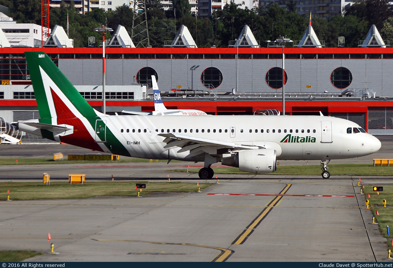 Photo of EI-IMH - Airbus A319-112 operated by Alitalia