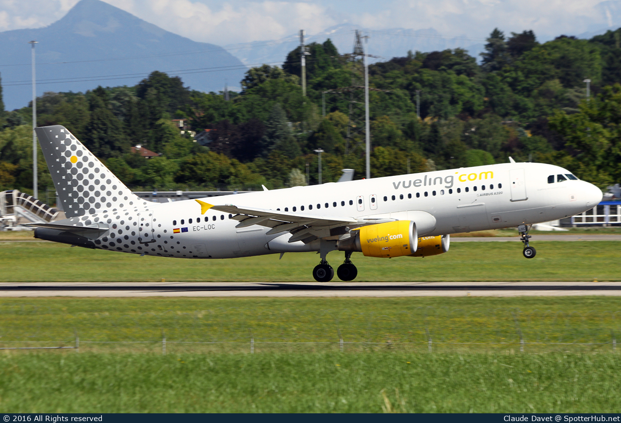 Photo of EC-LOC - Airbus A320-214 operated by Vueling