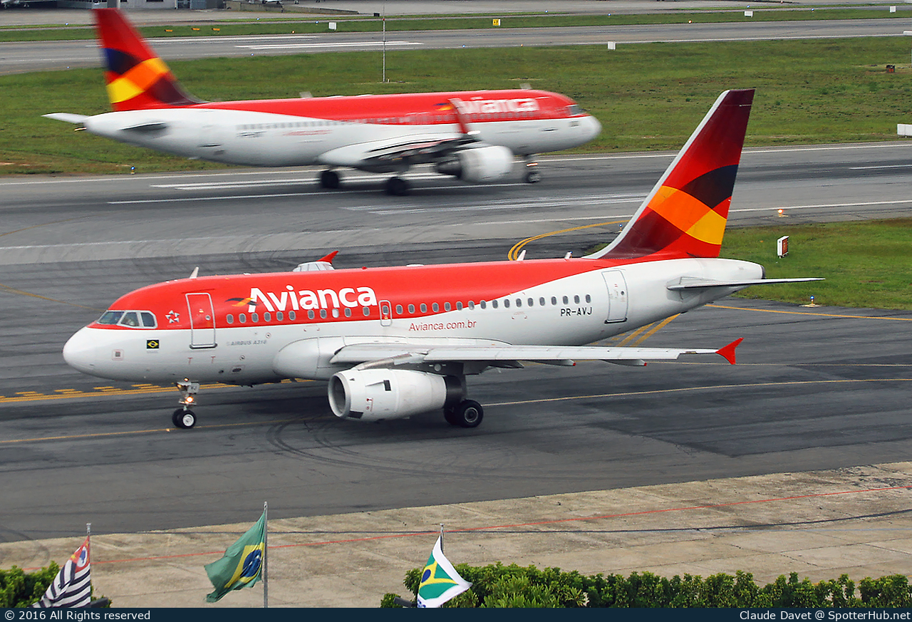 Photo of PR-AVJ - Airbus A318-122 at Deputado Freitas Nobre
