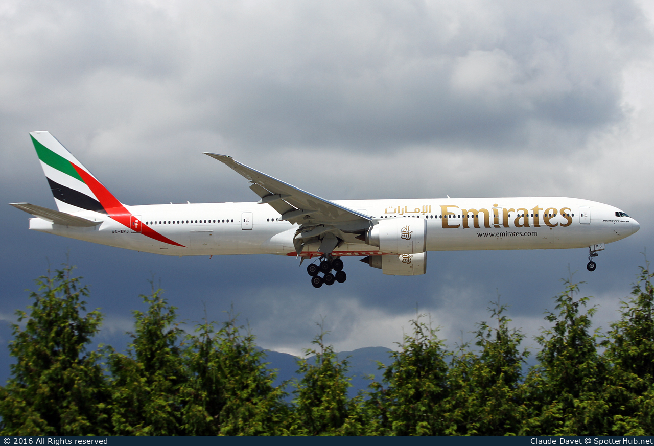 Photo of A6-EPJ - Boeing 777-31H(ER) operated by Emirates