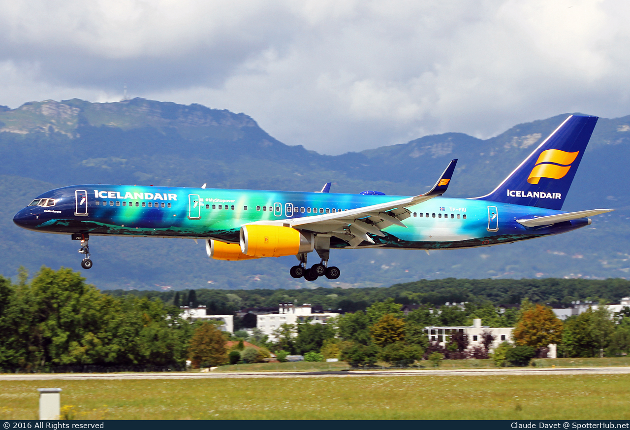 Photo of TF-FIU - Boeing 757-256 operated by Icelandair
