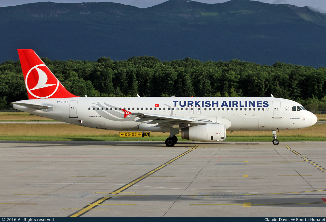 Photo of TC-JAI - Airbus A320-232 operated by Turkish Airlines