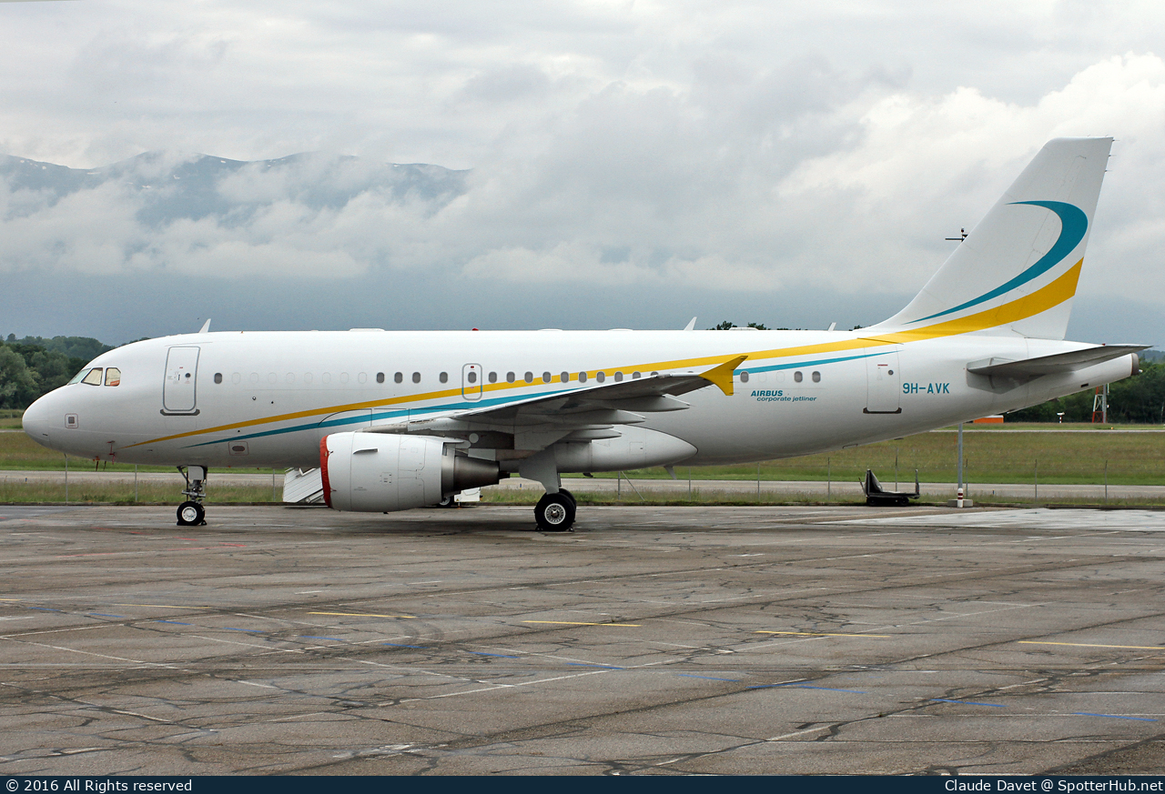 Photo of 9H-AVK - Airbus A319-115(CJ) operated by Comlux Aviation Malta