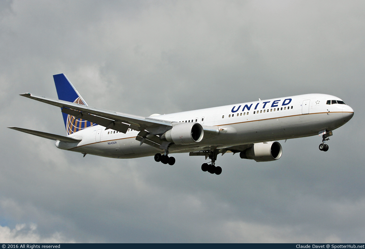 Photo of N642UA - Boeing 767-322(ER) operated by United Airlines