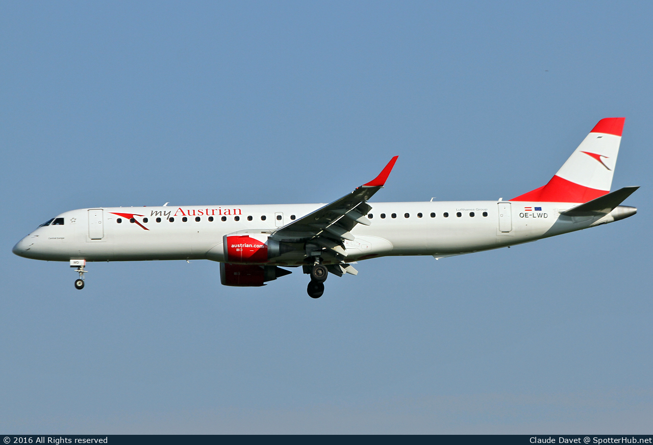 Photo of OE-LWD - Embraer ERJ-195LR operated by Austrian Airlines