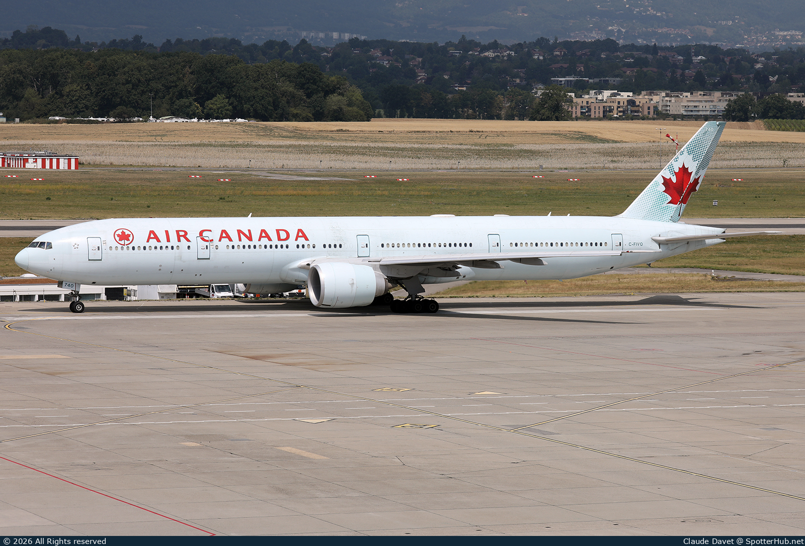 Photo of C-FIVQ - Boeing 777-333(ER) operated by Air Canada