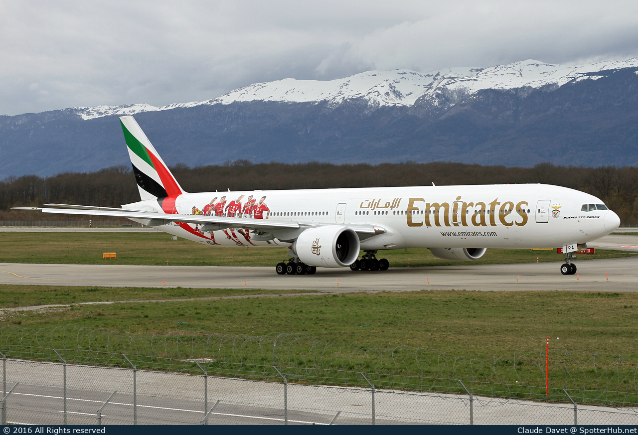 Photo of A6-EPA - Boeing 777-31H(ER) operated by Emirates