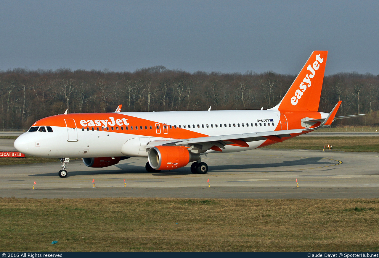 Photo of G-EZOV - Airbus A320-214 operated by easyJet