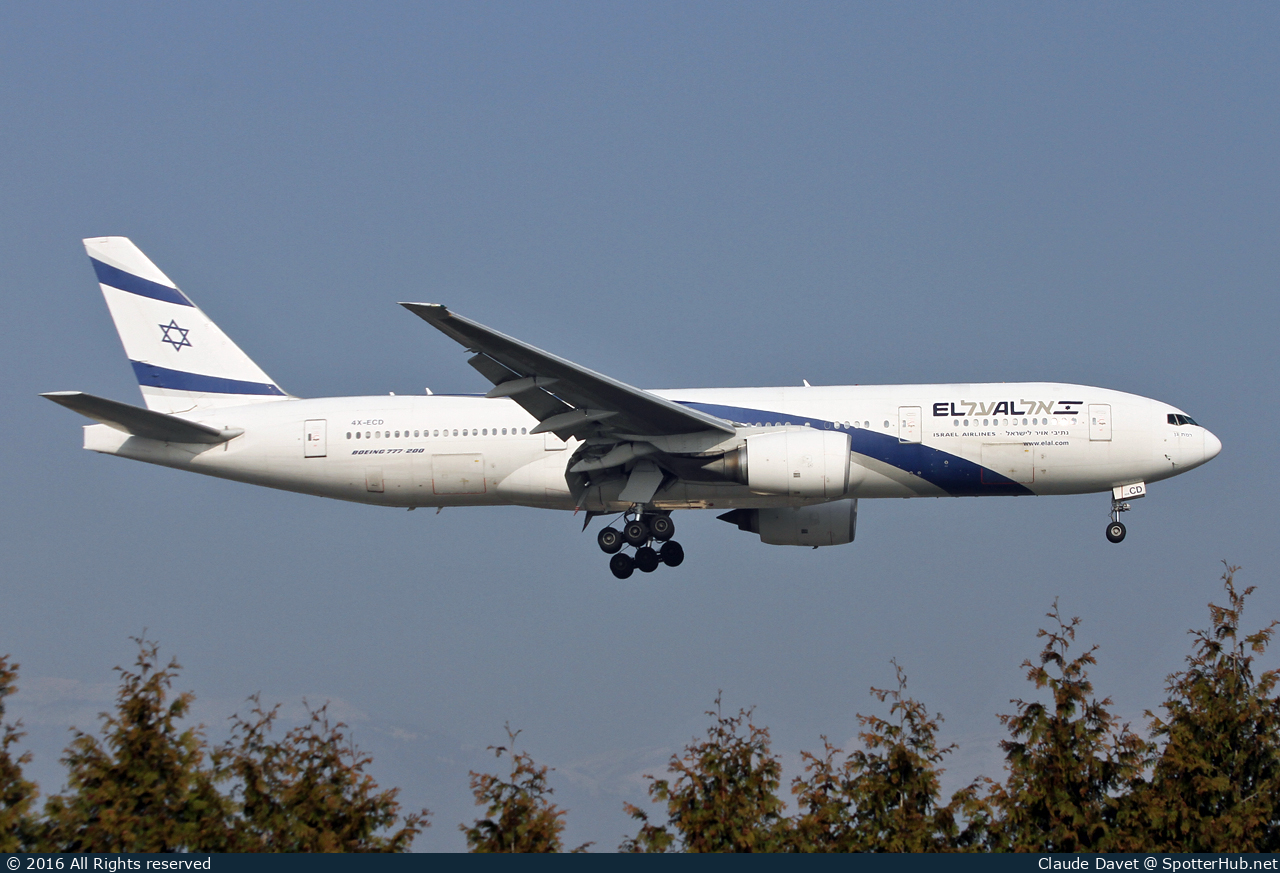 Photo of 4X-ECD - Boeing 777-258(ER) operated by El Al Israel Airlines