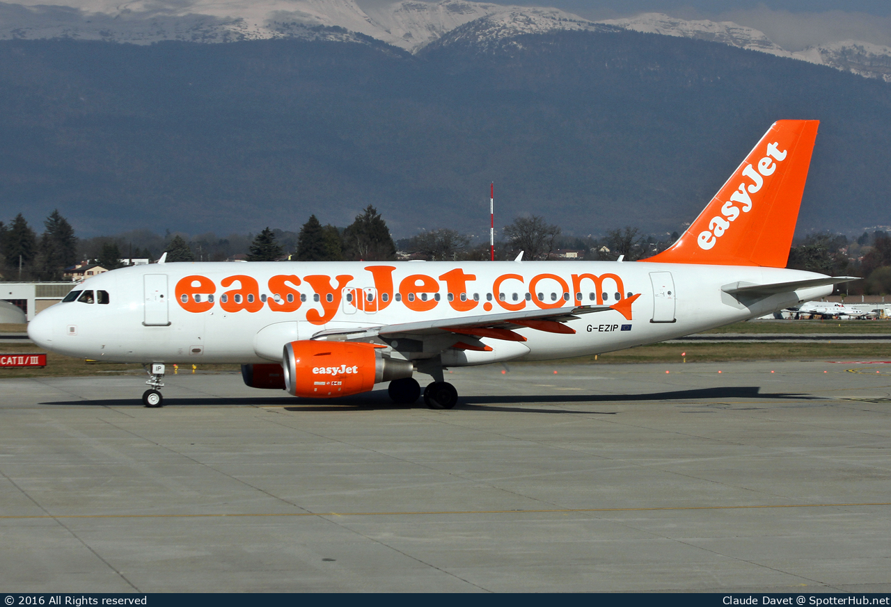 Photo of G-EZIP - Airbus A319-111 operated by easyJet
