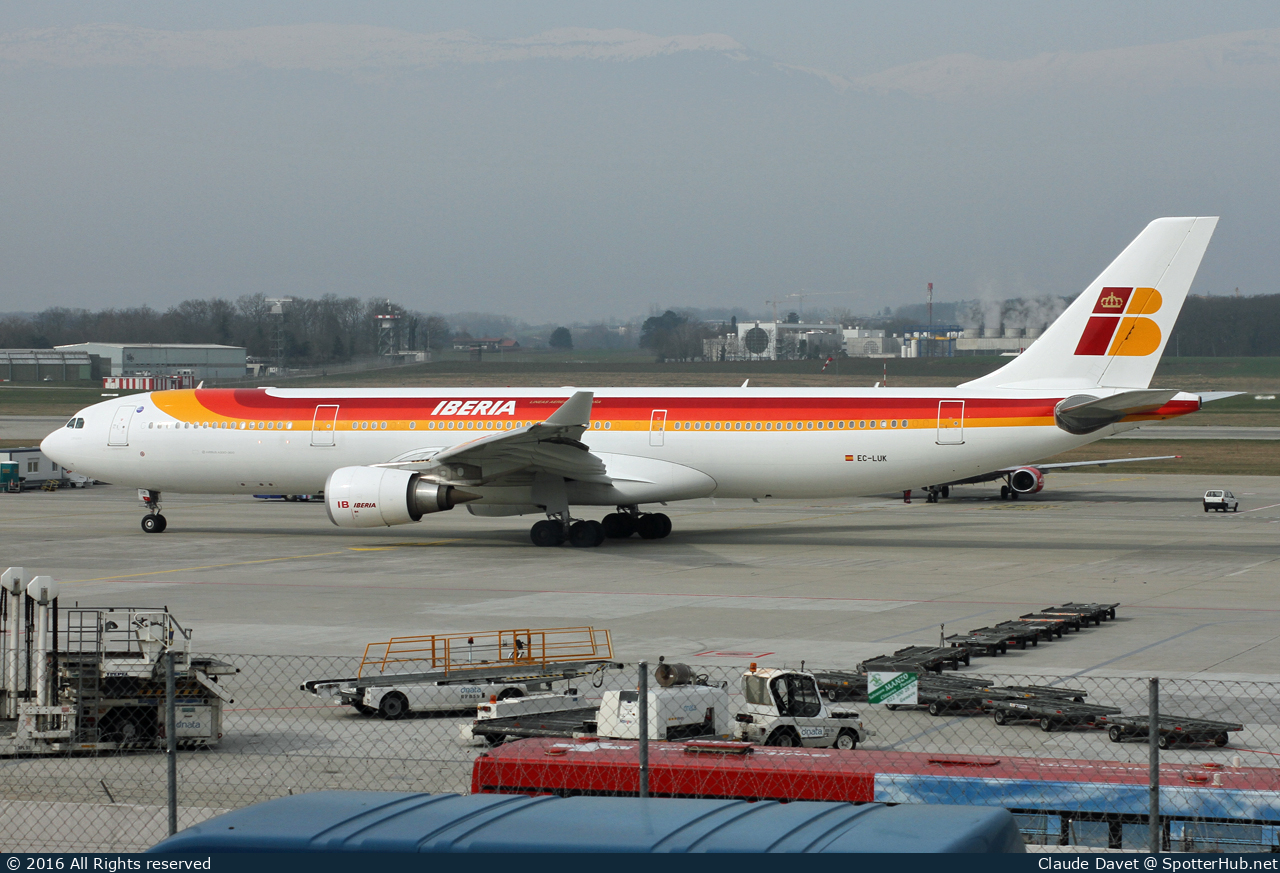 Photo of EC-LUK - Airbus A330-302 operated by Iberia