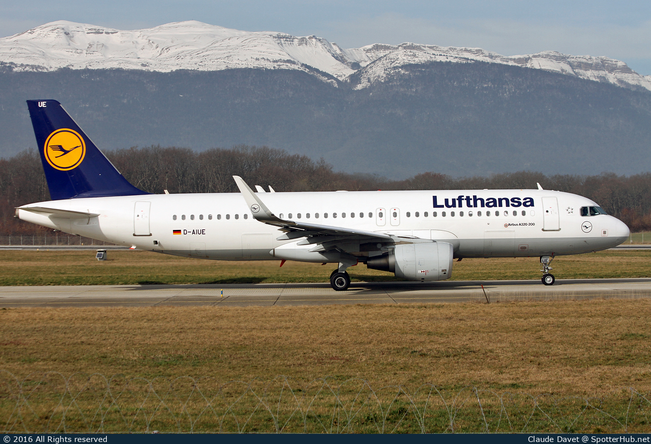 Photo of D-AIUE - Airbus A320-214 operated by Lufthansa