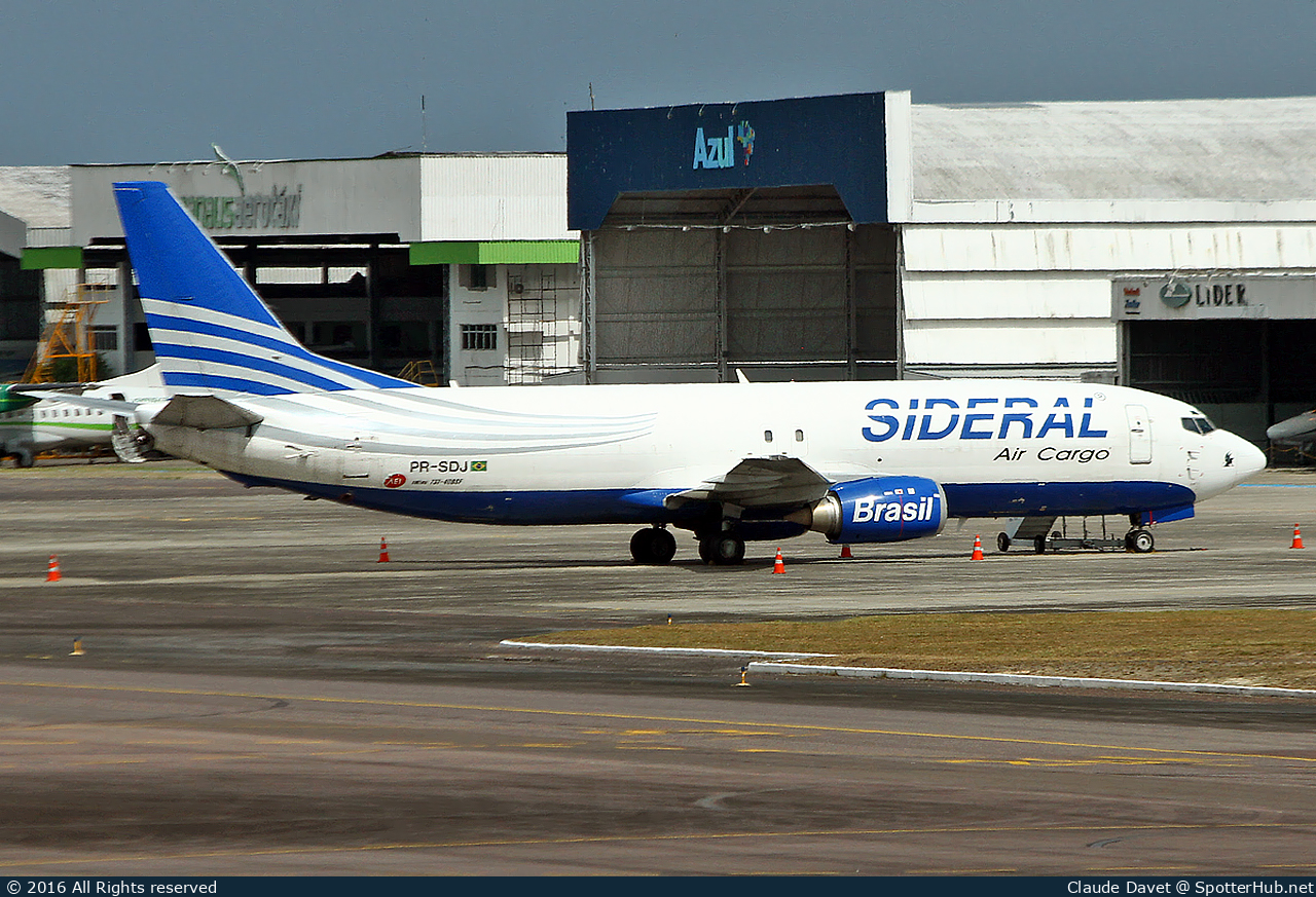 Photo of PR-SDJ - Boeing 737-4Y0(SF) operated by Sideral Linhas Aéreas
