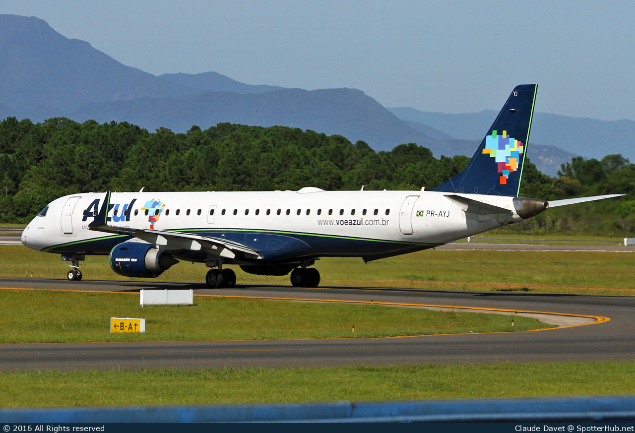 Photo of PR-AYJ - Embraer ERJ-195LR operated by Azul