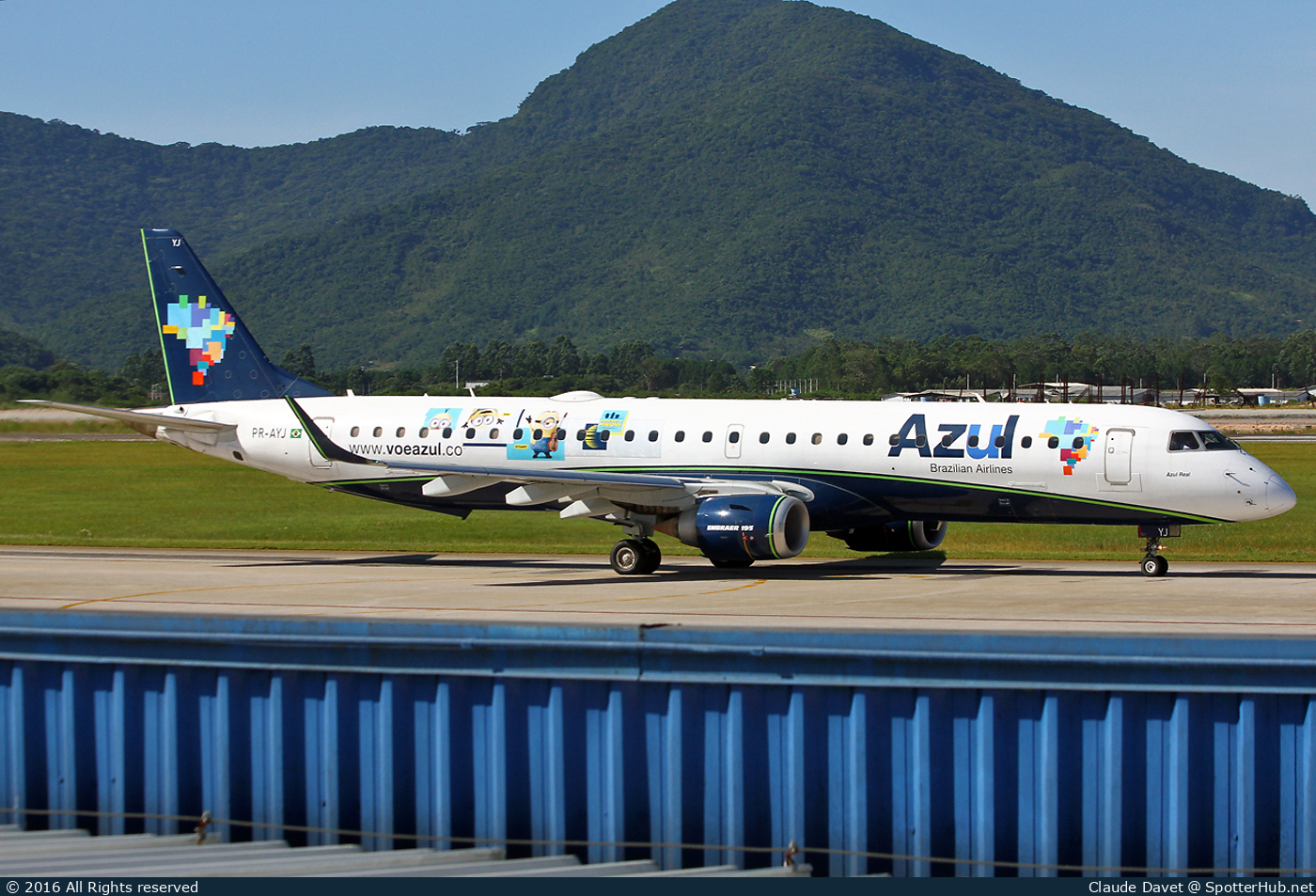 Photo of PR-AYJ - Embraer ERJ-195LR operated by Azul