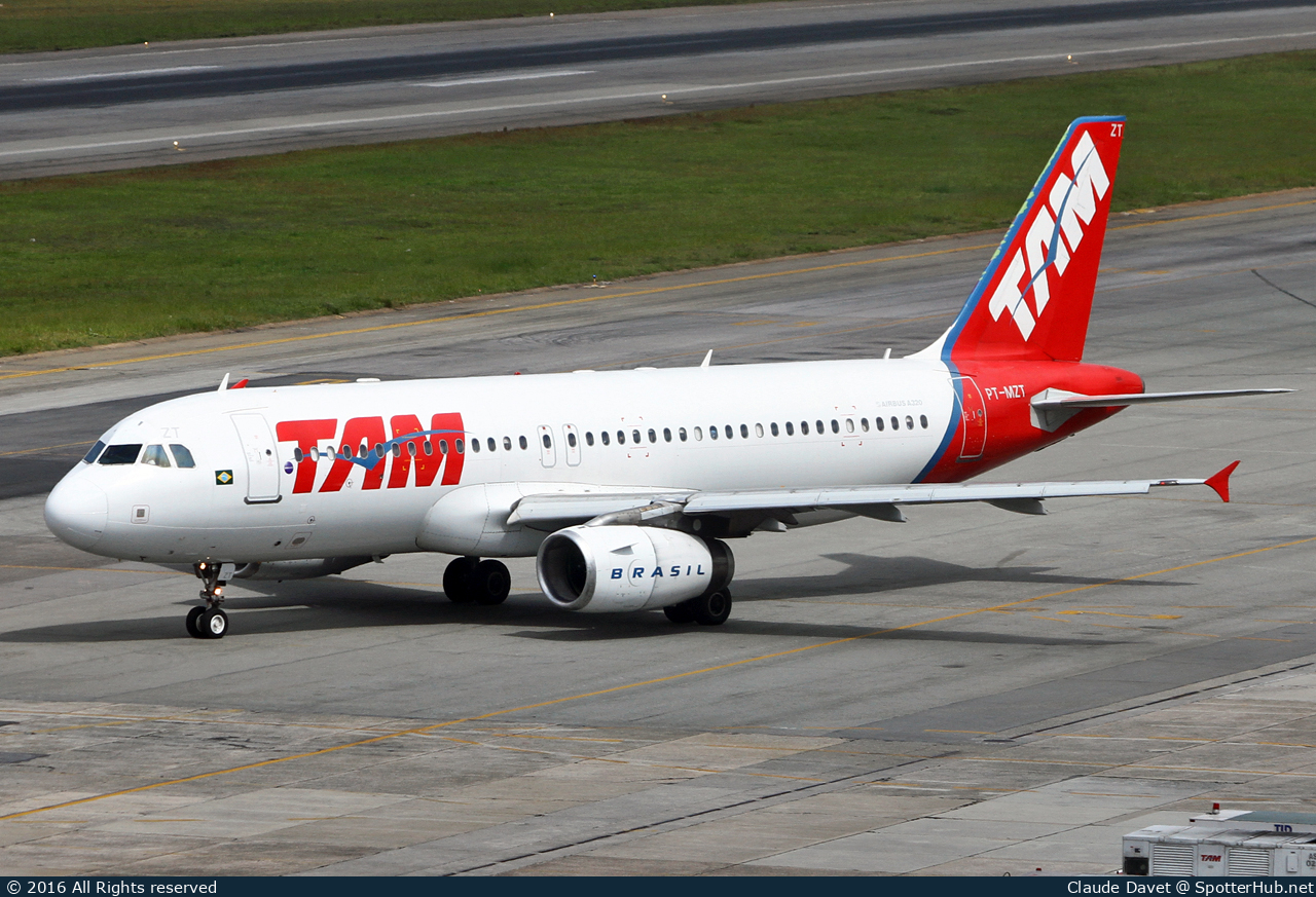 Photo of PT-MZT - Airbus A320-232 operated by TAM Linhas Aéreas