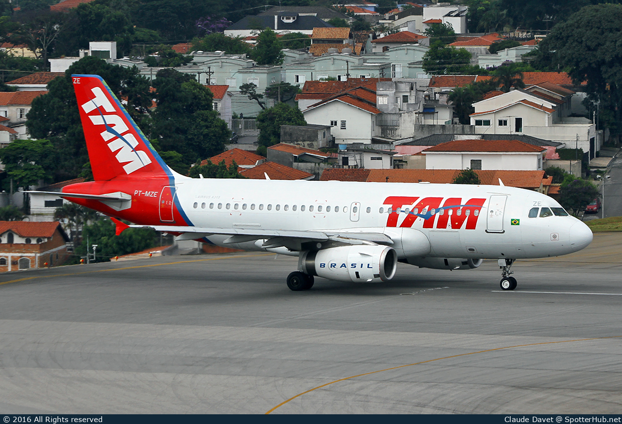 Photo of PT-MZE - Airbus A319-132 operated by TAM Linhas Aéreas