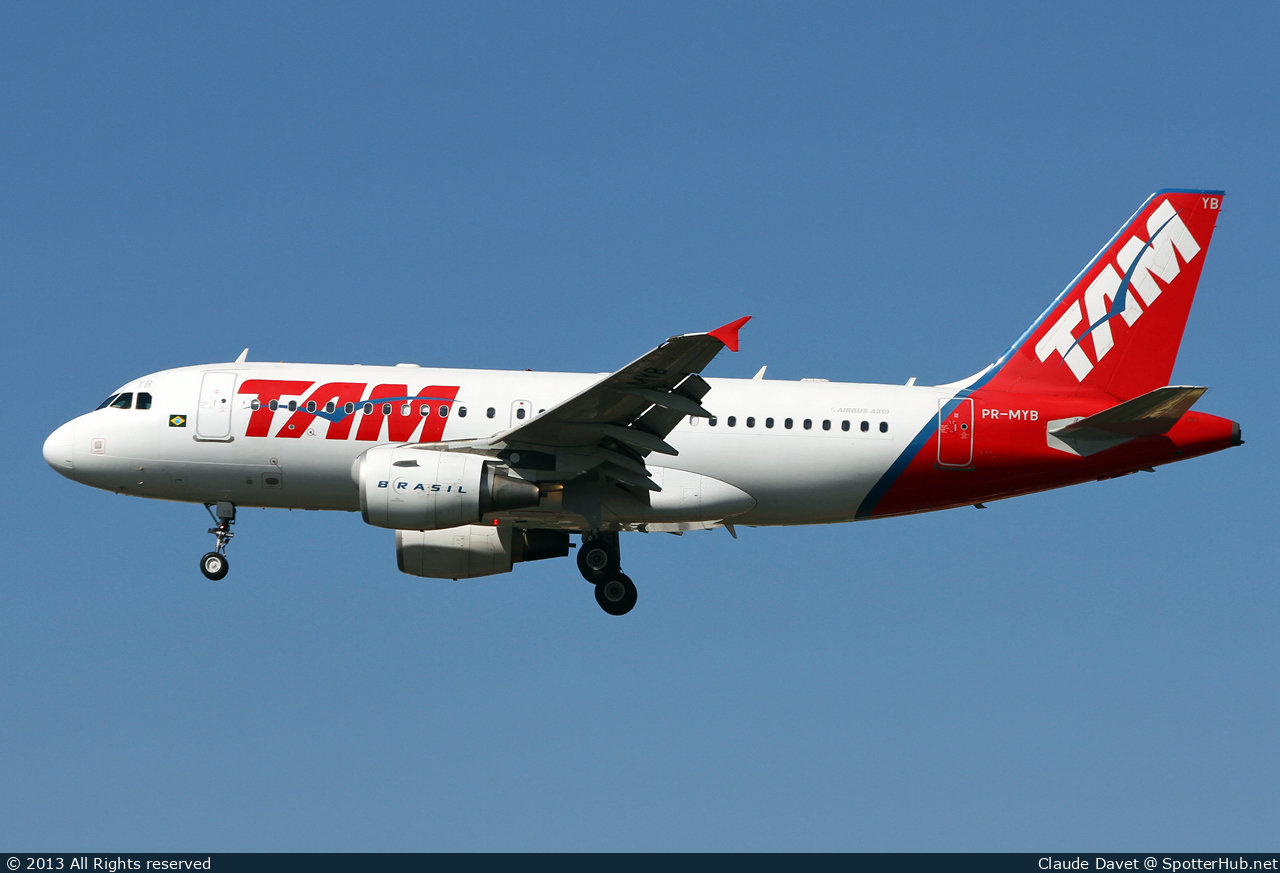 Photo of PR-MYB - Airbus A319-112 operated by TAM Linhas Aéreas