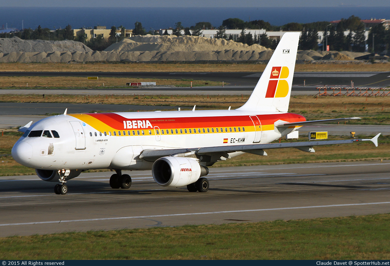 Photo of EC-KHM - Airbus A319-111 operated by Iberia