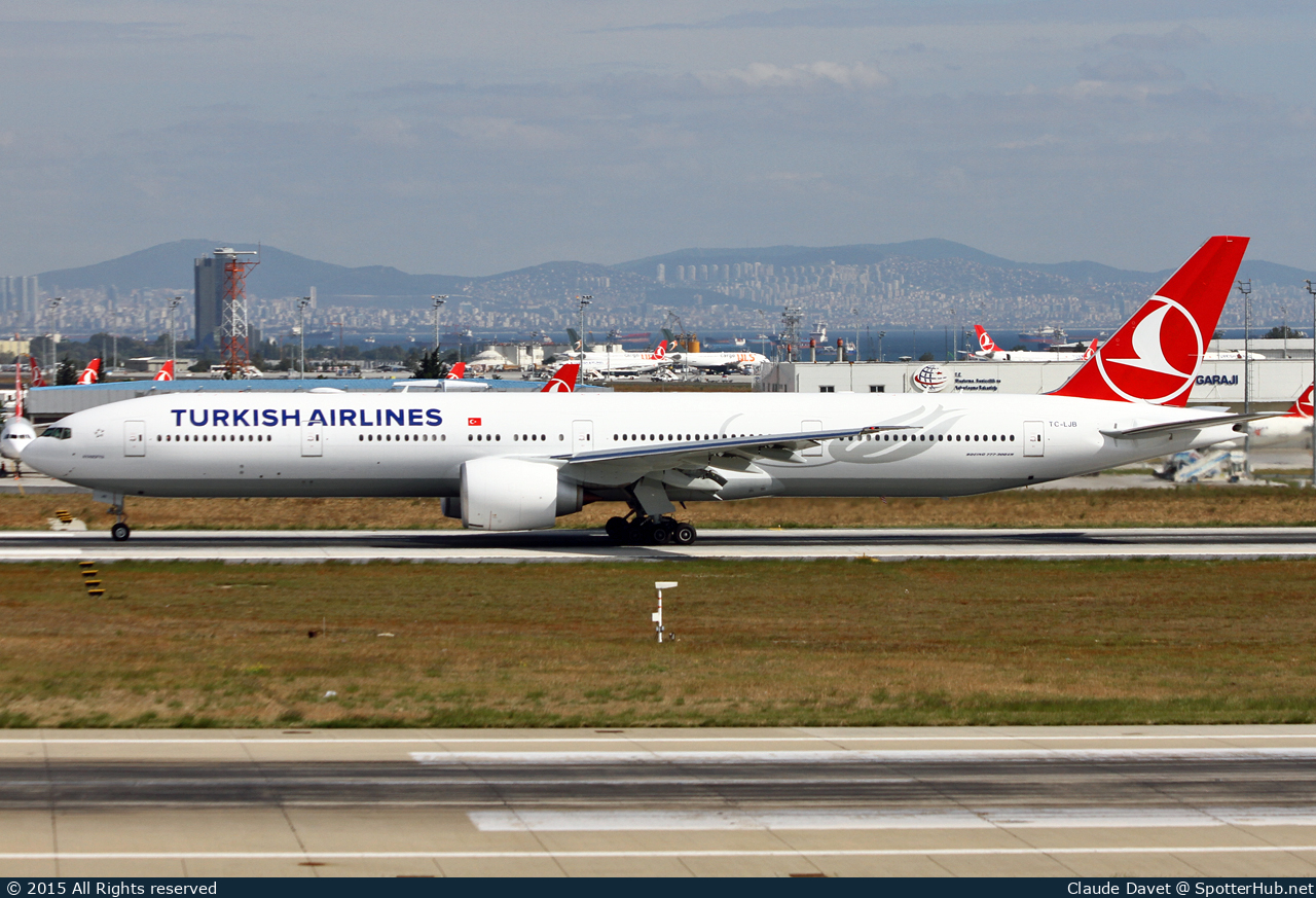 Photo of TC-LJB - Boeing 777-3F2(ER) operated by Turkish Airlines