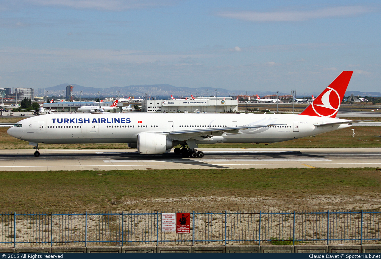 Photo of TC-JJE - Boeing 777-3F2(ER) operated by Turkish Airlines