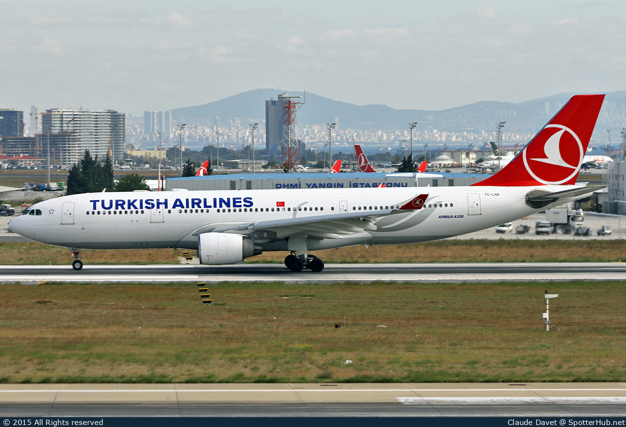Photo of TC-LNA - Airbus A330-223 operated by Turkish Airlines