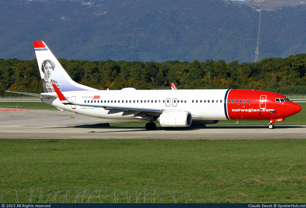 Photo of LN-NGY - Boeing 737-8JP operated by Norwegian Air Shuttle