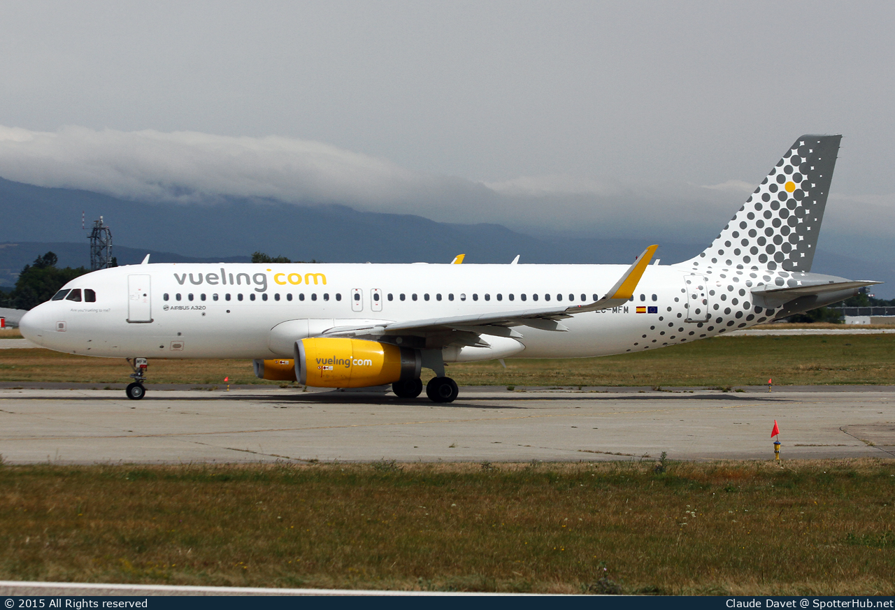 Photo of EC-MFM - Airbus A320-232 operated by Vueling