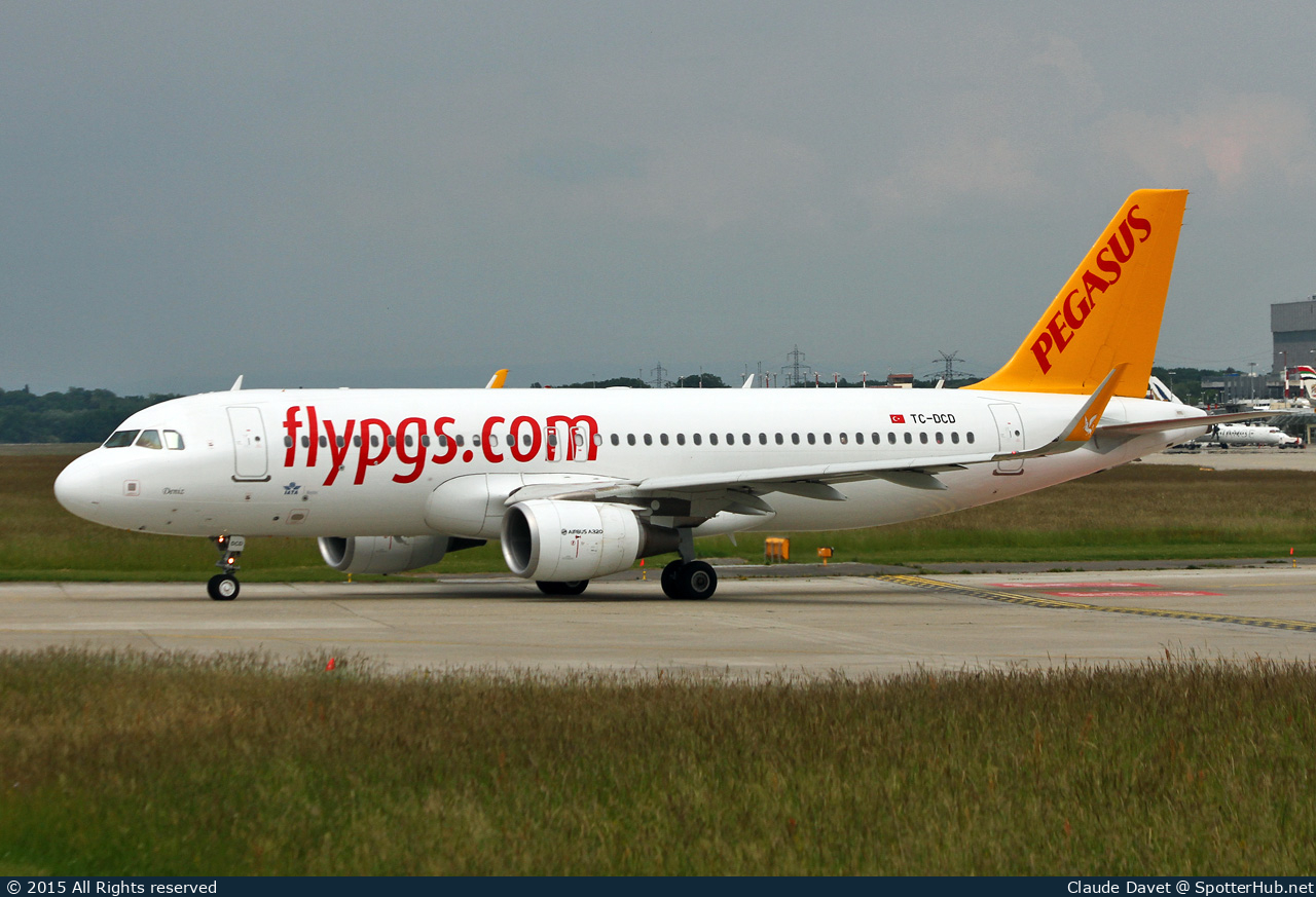 Photo of TC-DCD - Airbus A320-214 operated by Pegasus Airlines