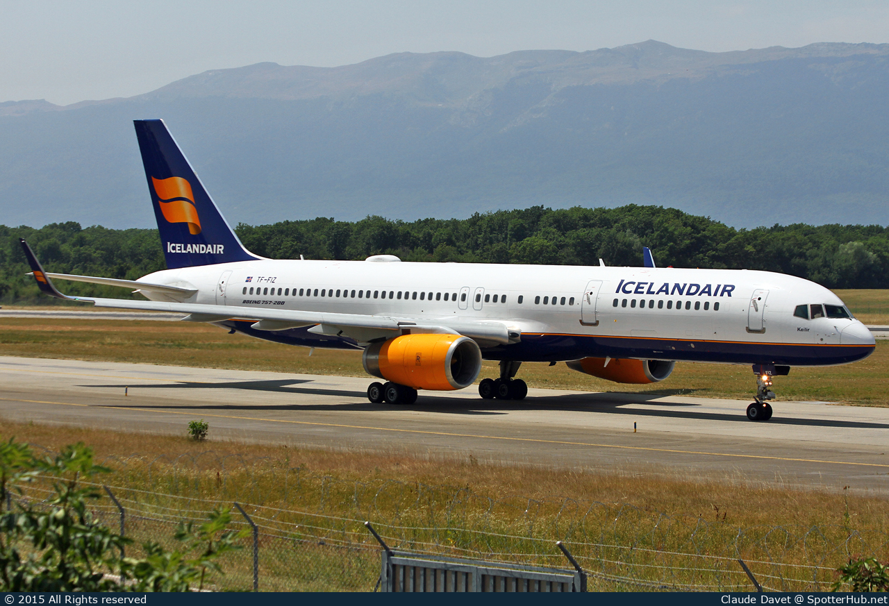 Photo of TF-FIZ - Boeing 757-256 operated by Icelandair