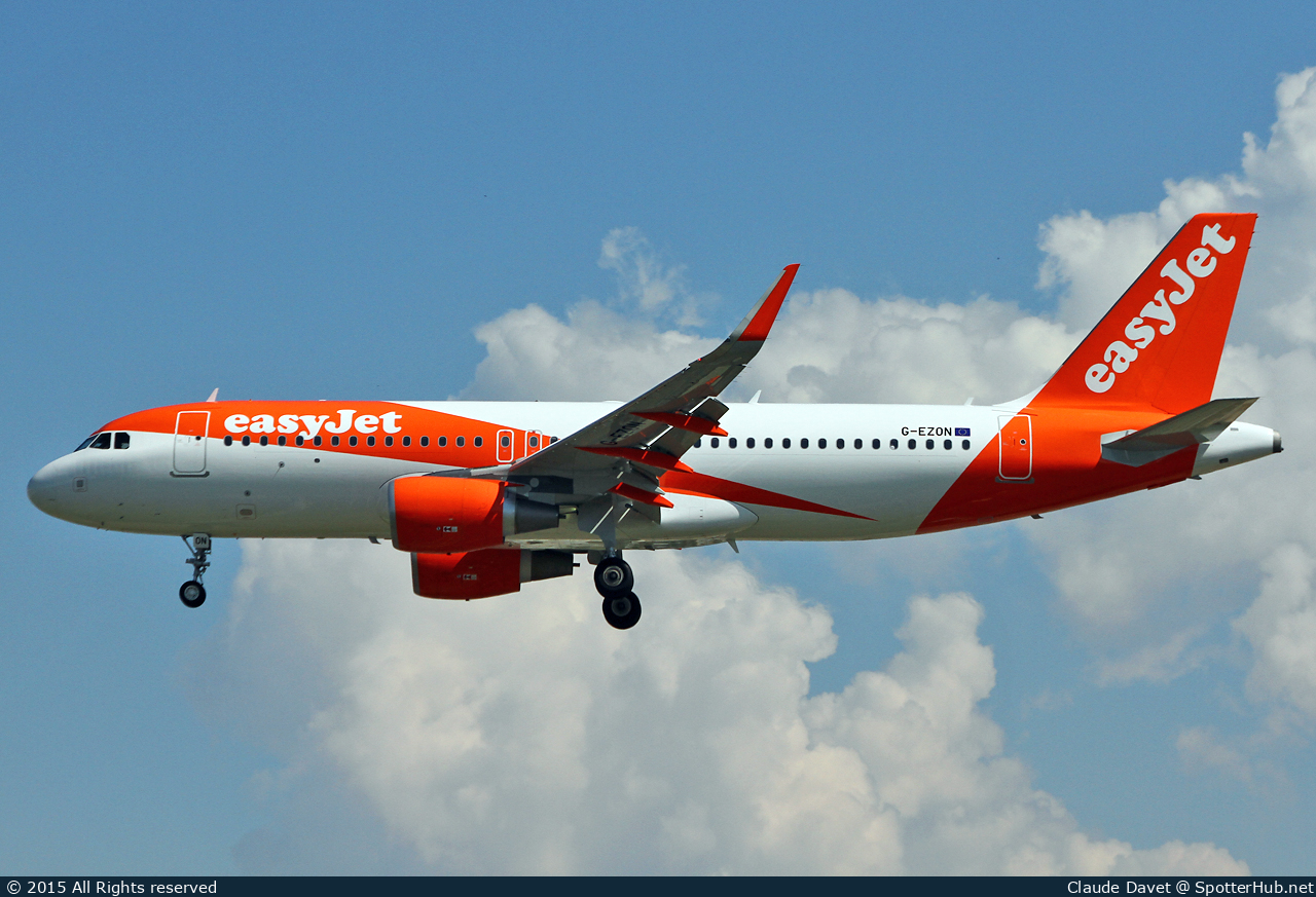Photo of G-EZON - Airbus A320-214 operated by easyJet