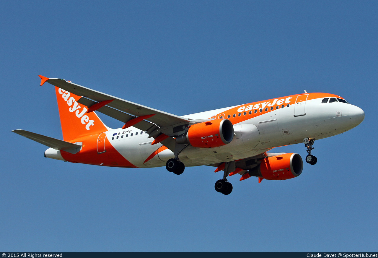 Photo of G-EZFD - Airbus A319-111 operated by easyJet