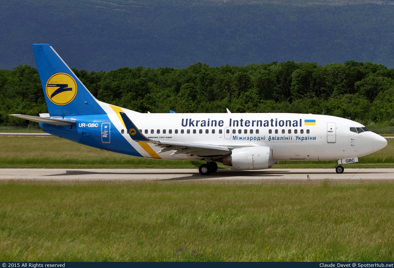 Photo of UR-GBC - Boeing 737-5L9 operated by Ukraine International Airlines