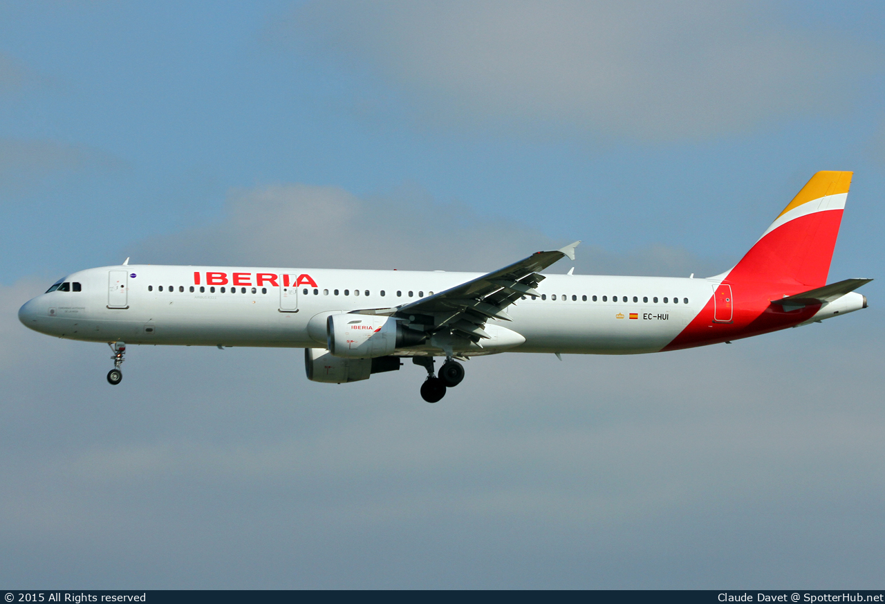 Photo of EC-HUI - Airbus A321-212 operated by Iberia