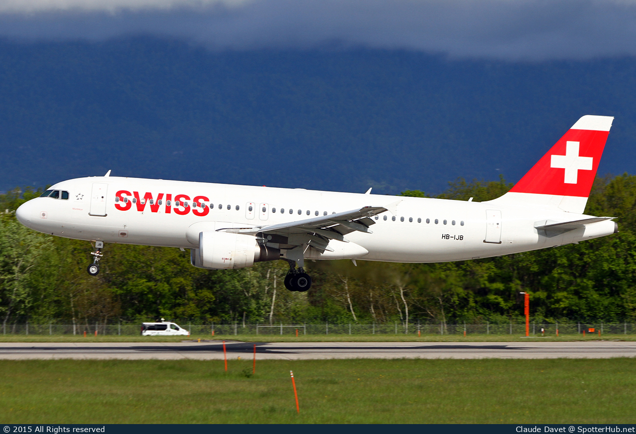 Photo of HB-IJB - Airbus A320-214 operated by Swiss International Air Lines